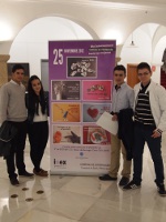 alumnos con cartel