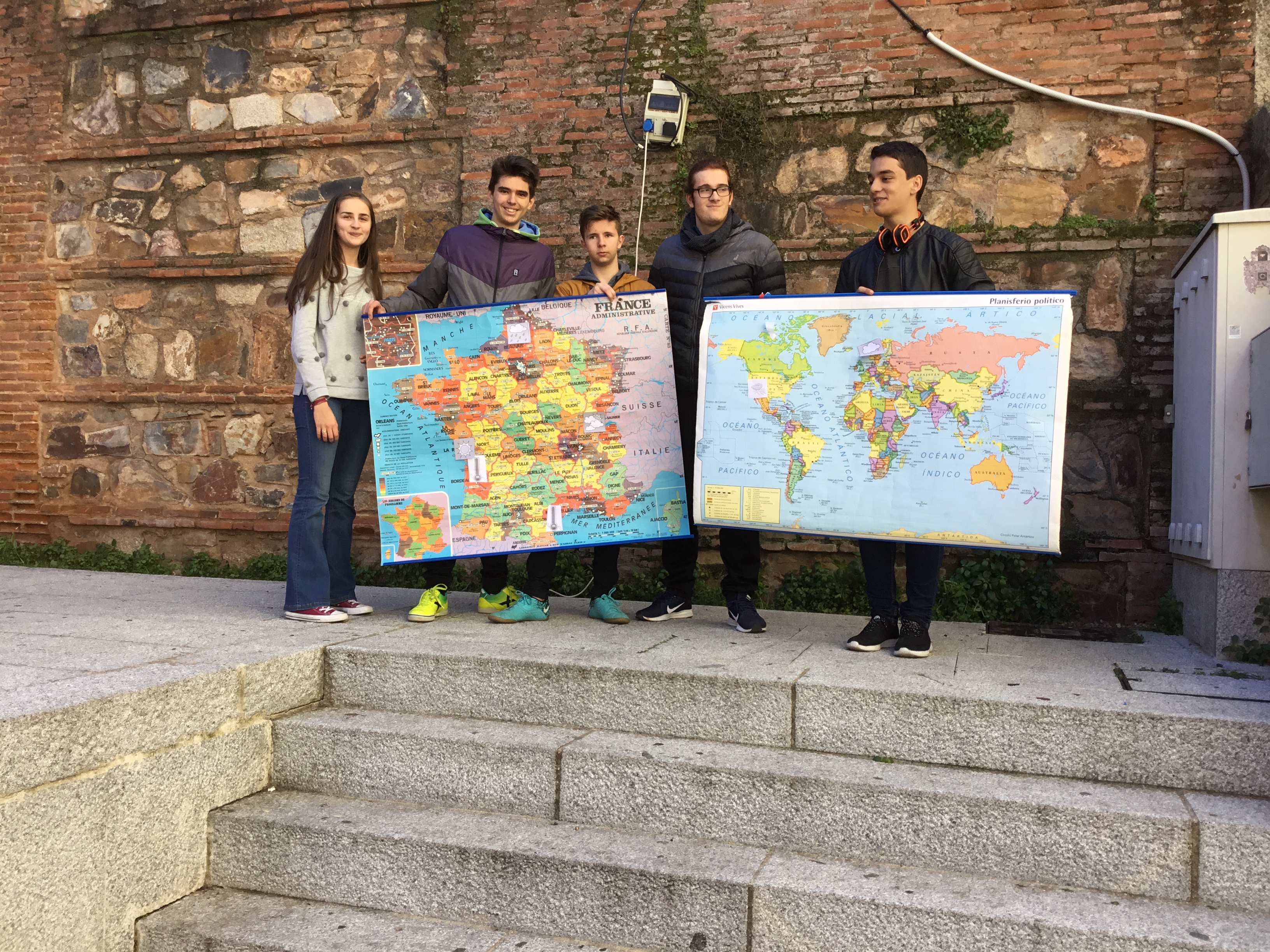Telediario en francés e inglés de los alumnos de bachillerato del IES EL BROCENSE DE CÁCERES